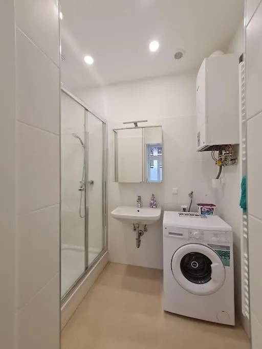 New!L! Exclusive Near Opera Apartment Vienna